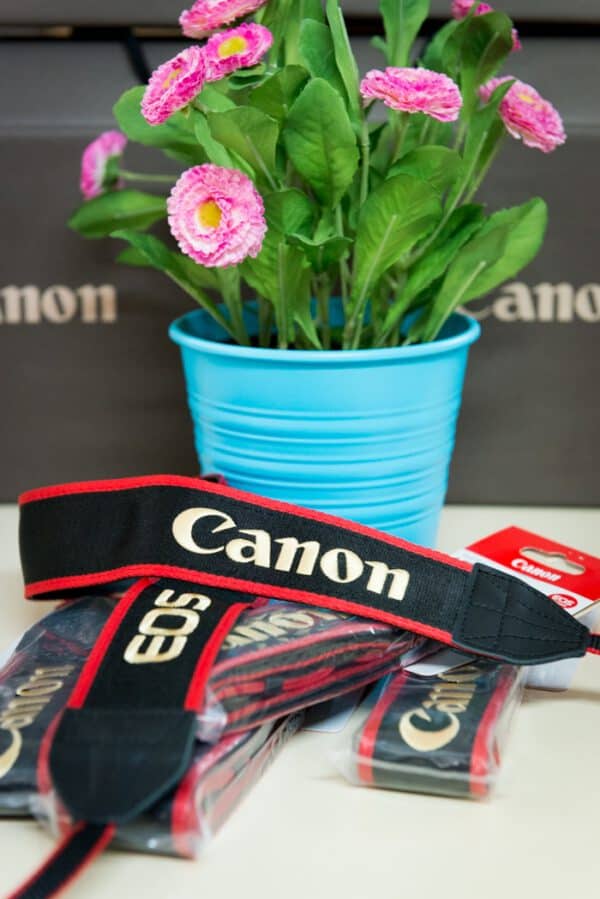 สายคล้องคอกล้อง Canon