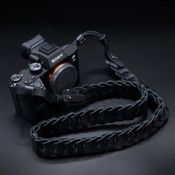 สายคล้องกล้อง Nishikawa S921 Black for Leica SL2