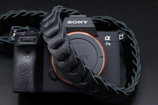 สายคล้องกล้อง Nishikawa S921 Black