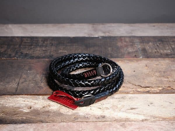 สายคล้องกล้อง Barton Whip Chrome