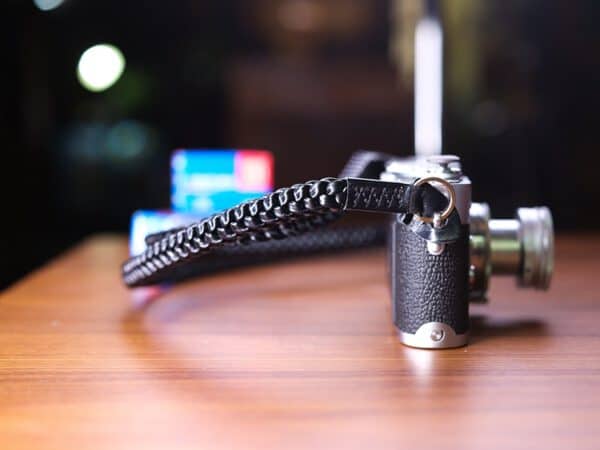 สายคล้องกล้องหนังถัก Barton Braided Chrome