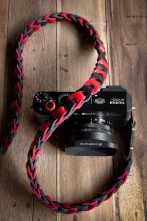 สายคล้องกล้องหนัง Nishikawa สีแดงดำ Red-Black S784