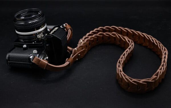 สายคล้องกล้อง Nishikawa S921 Walnut