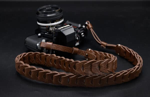 สายคล้องกล้อง Nishikawa S921 Walnut