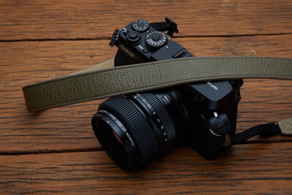 สายคล้องกล้องหนังแท้ Next AVEDON Safari