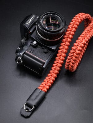 สายคล้องกล้อง Small Liberty Shark Jaw Red White