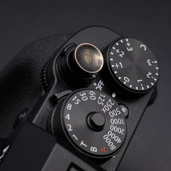 ปุ่มกล้องทองเหลืองรมดำ Vintage Brass Soft Release Button