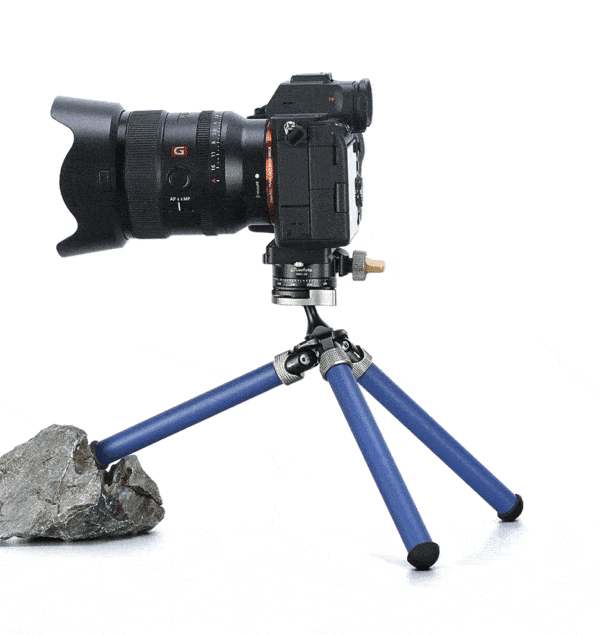 ขาตั้งกล้องคาร์บอนแบบตั้งโต๊ะ LeoFoto MT02C พร้อมหัวบอล MBC20 Carbon Tabletop Tripod