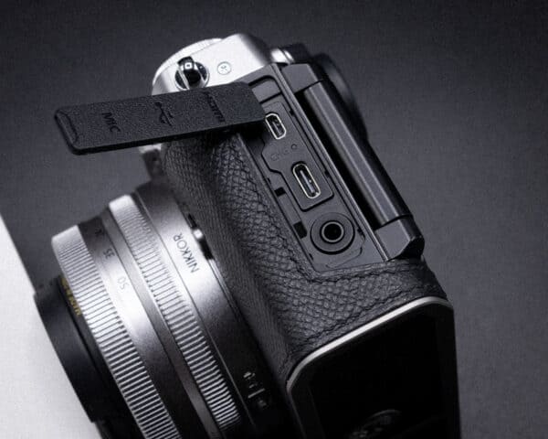 เคส Nikon Zfc Kontice Black Epsom มีกริป สีดำ