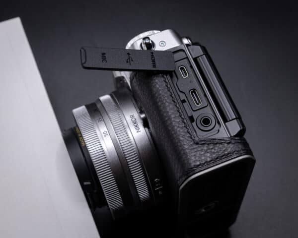เคสหนัง Nikon Zfc Kontice Black มีกริป สีดำ