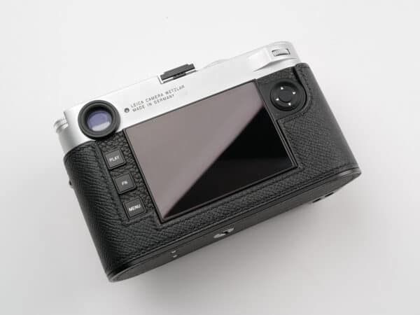 เคส Leica M11 Black Caviar สีดำหนังคาเวียร์ มีกริป จาก Kontice