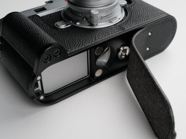 เคส Leica M11 Black Caviar สีดำหนังคาเวียร์ มีกริป จาก Kontice