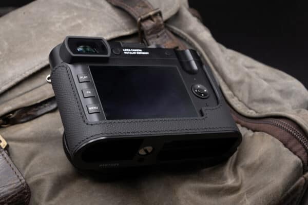 เคส Leica Q2 สีดำ Milicase มีกริป