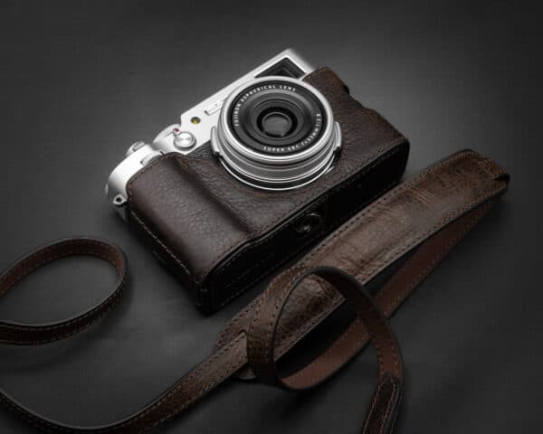 เคส FUJI X100V Vintage Brown หนังแท้สีน้ำตาล พร้อมสายคล้องกล้อง