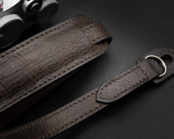 เคส FUJI X100V Vintage Brown หนังแท้สีน้ำตาล พร้อมสายคล้องกล้อง