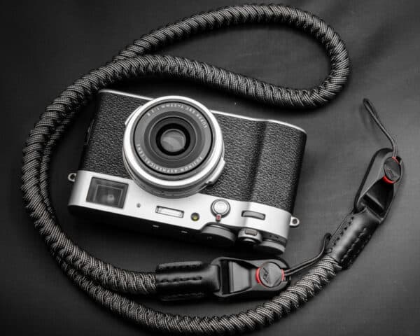 สายคล้องกล้อง Paracord Gray เส้นกลม พร้อมหัวต่อ Peak Design จาก Braided by Hand