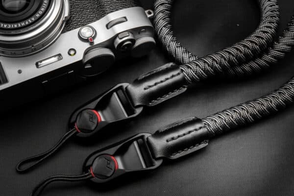 สายคล้องกล้อง Paracord Gray เส้นกลม พร้อมหัวต่อ Peak Design จาก Braided by Hand