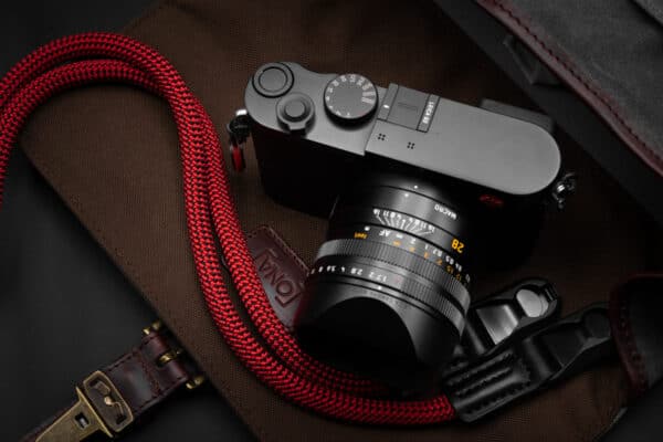 สายคล้องกล้องเชือก สีแดง Red พร้อมหัวต่อ Peak Design จาก ProudLone