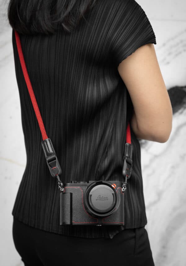 สายคล้องกล้องเชือก สีแดง Red พร้อมหัวต่อ Peak Design จาก ProudLone