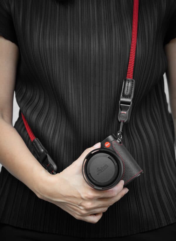 สายคล้องกล้องเชือก สีแดง Red พร้อมหัวต่อ Peak Design จาก ProudLone