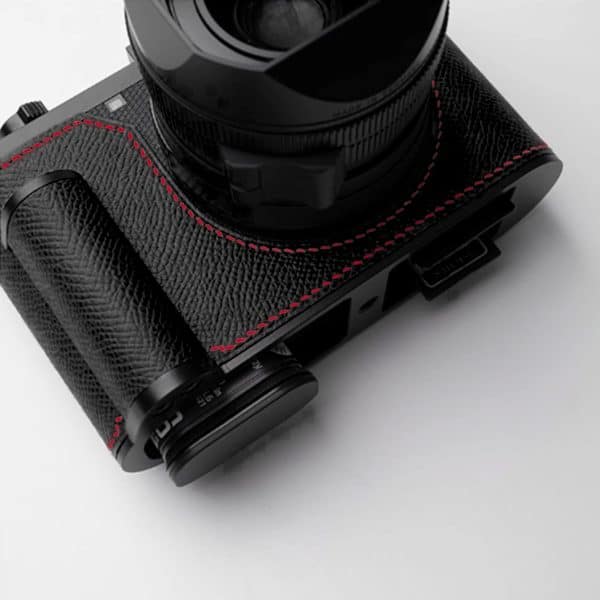 Case Leica Q3 Black/Red Kontice เคสหนังแท้ สีดำด้ายแดง มีกริป สำหรับ Leica Q3