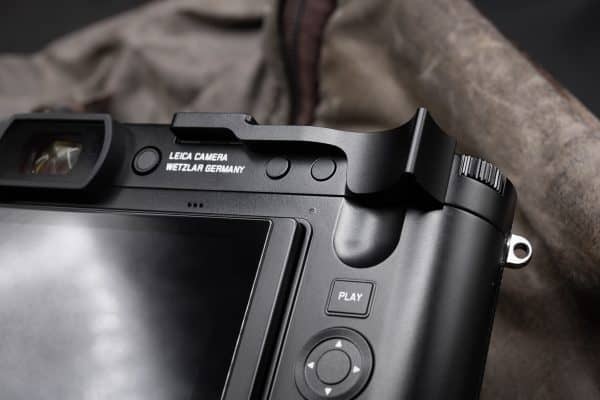 ที่พักนิ้ว Leica Q3 Thumb Grip สีดำ จาก JJC TA-Q3