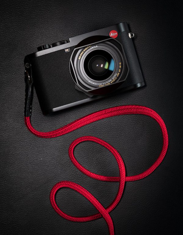 สายคล้องกล้อง Artisan & Artist ACAM310N Red สีแดง