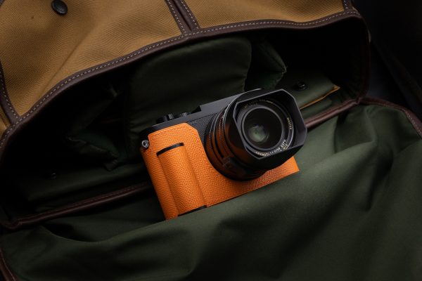 Case Leica Q3 Orange Kontice เคสหนังแท้ สีส้ม มีกริป สำหรับ Leica Q3