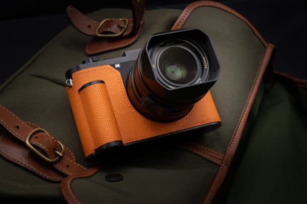 Case Leica Q3 Orange Kontice เคสหนังแท้ สีส้ม มีกริป สำหรับ Leica Q3