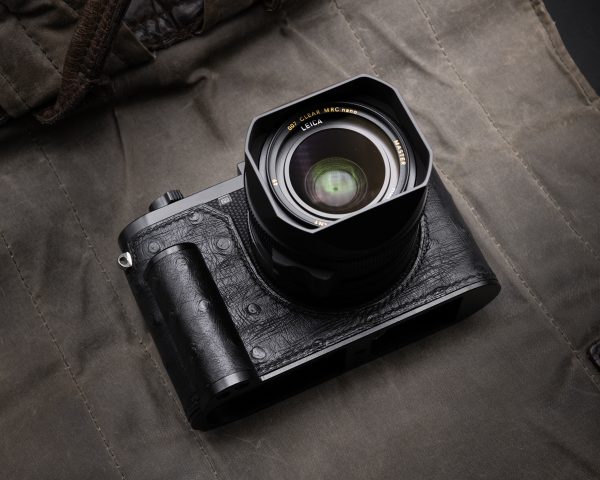 เคส Leica Q3 Black Ostrich Kontice เคสหนังนกกระจอกแท้ สีดำ มีกริป