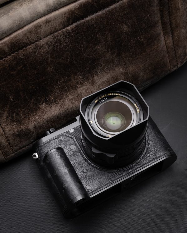 เคส Leica Q3 Black Ostrich Kontice เคสหนังนกกระจอกแท้ สีดำ มีกริป