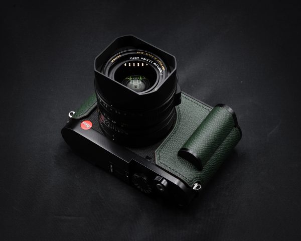 Case Leica Q3 Green Kontice เคสหนังแท้ สีเขียว มีกริป สำหรับ Leica Q3