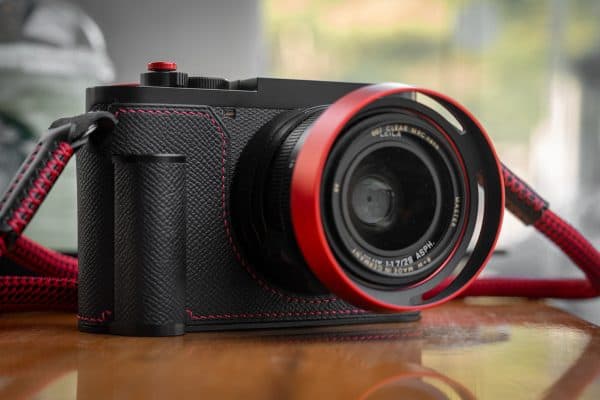 Case Leica Q3 Black/Red Kontice เคสหนังแท้ สีดำด้ายแดง มีกริป สำหรับ Leica Q3