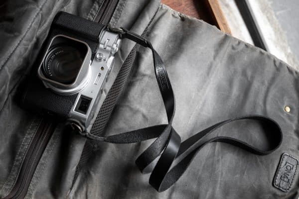 สายคล้องกล้อง TAP&DYE Classic Black 107cm