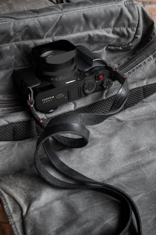 สายคล้องกล้อง TAP&DYE Classic Black Red 107cm
