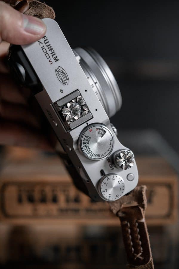 Hot Shoe Cover & Soft Release Button Silver S925 เงินแท้ ตัวปิดช่องแฟลชและปุ่มชัตเตอร์ลายดอกไม้ Flower