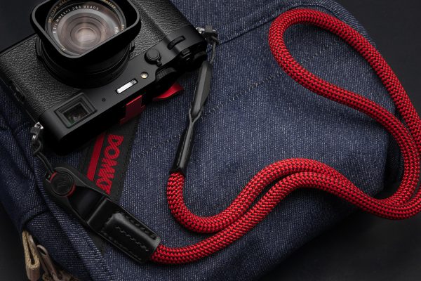 สายคล้องกล้องเชือก สีแดง Red พร้อมหัวต่อ Peak Design จาก MostTap