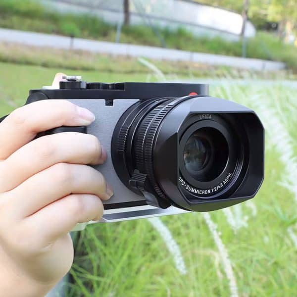 ฮูดเหลี่ยม Leica Q3 43 จาก Haoge LH-LQ343 สีดำ
