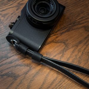 สายคล้องมือกล้องหนัง Mr.Stone Black Wrist Strap