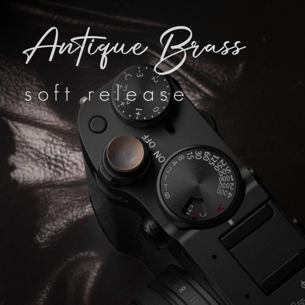 ปุ่มชัตเตอร์ทองเหลืองรมดำ Antique Brass Soft Release Button