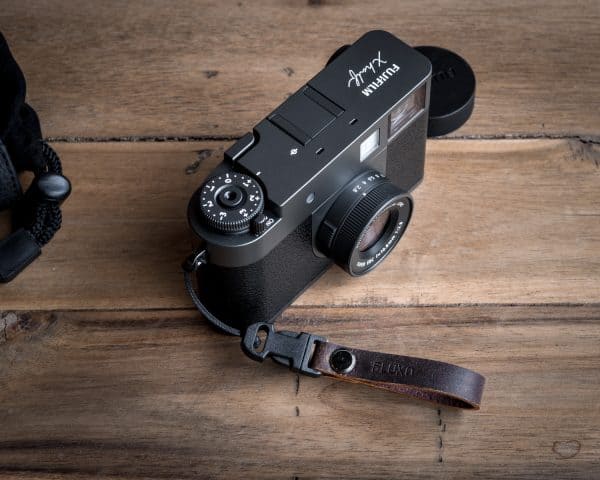 สายคล้องนิ้วหนังแท้ Fluxo สี Dirty Brown Finger Strap