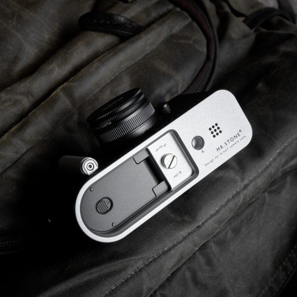 Case Fuji X Half สีดำ จาก Mr.Stone