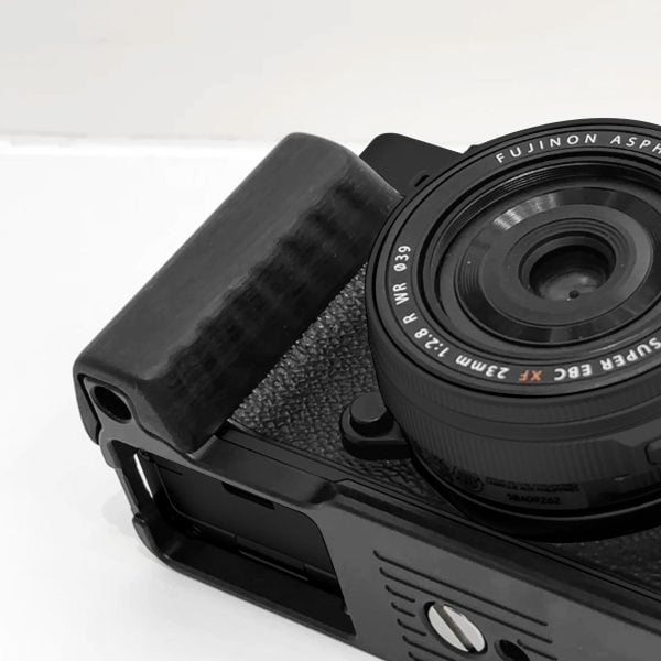 กริปไม้ Fuji XE5 ฐานดำ Hand Grip จาก MostTap