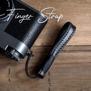 สายคล้องนิ้ว Finger Strap หนังแท้ สีดำ Tusk Style
