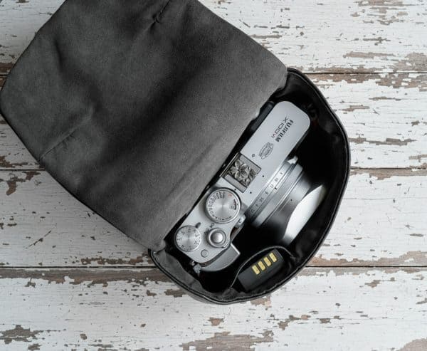ซองหนัง Fuji X100VI หนังแท้ MeKee Extra Large สำหรับใส่กล้องติดฮูดและเคส
