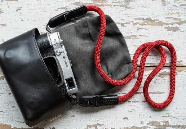 ซองหนัง Fuji X100VI หนังแท้ MeKee Extra Large สำหรับใส่กล้องติดฮูดและเคส