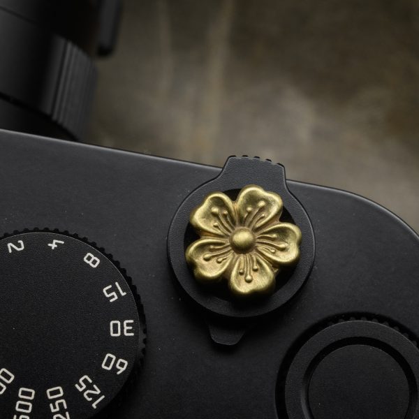 Flower Brass Soft Release Button