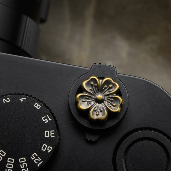Flower Vintage Brass Soft Release Button
