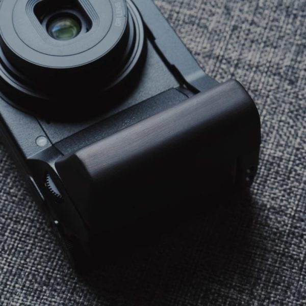 กริป Ricoh GRIV GR4 สีน้ำตาลเข้ม Ebony Hand Grip จาก King