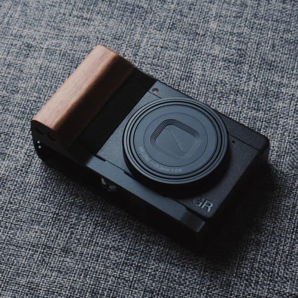 กริป Ricoh GRIV GR4 สีน้ำตาล Walnut Hand Grip จาก King